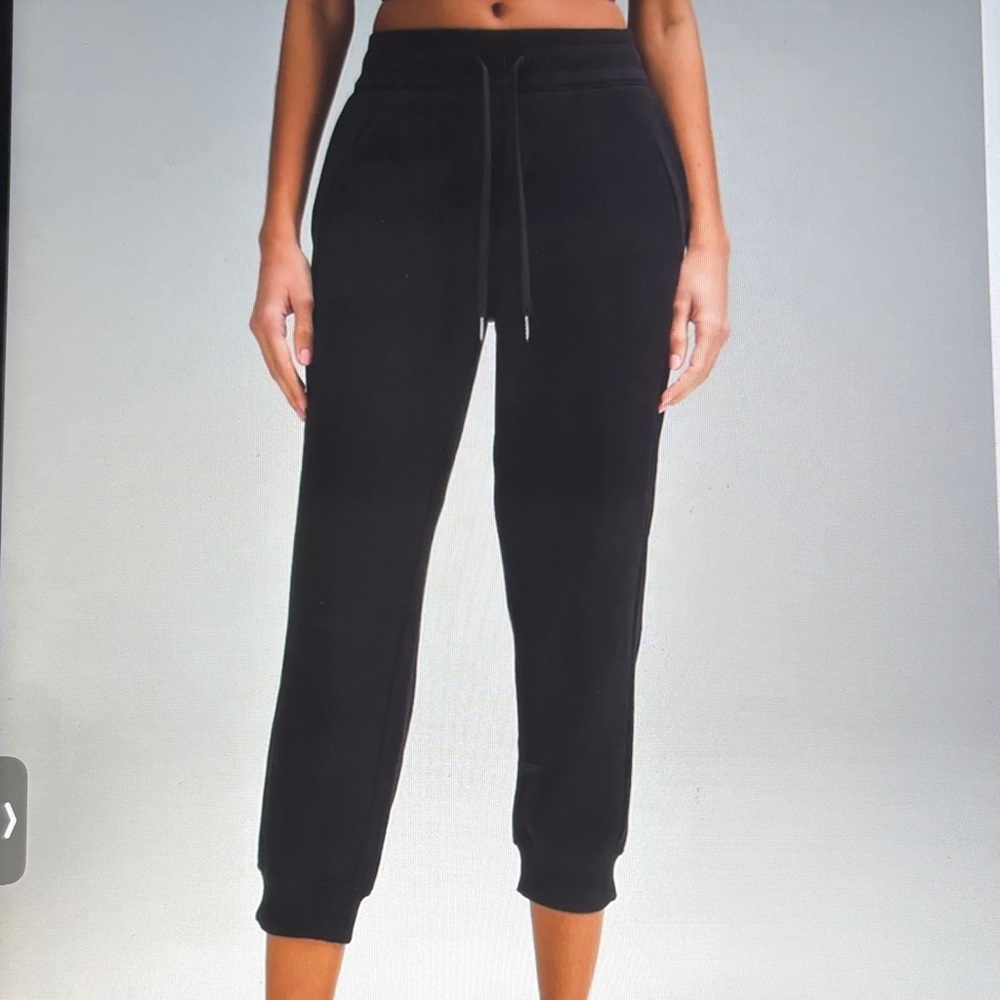 Lululemon Black Cropped Joggers Size 10